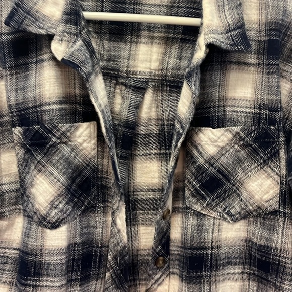 Maurice’s Plaid Flannel Shirt - Blue and White size Large - Picture 7 of 7